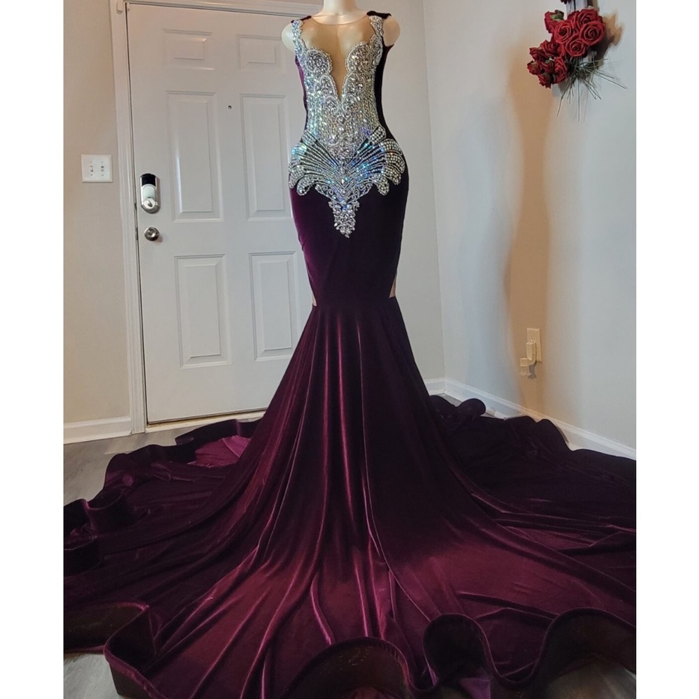 Wine colored prom dress. Wine colored. Slim Fit
